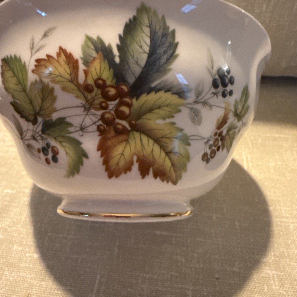 Vintage Royal Vale Autum Leaves Cream Jug And Sugar Bowl - Picture 2 of 4